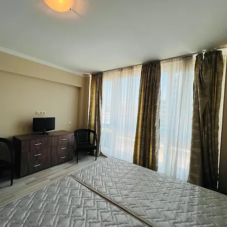 Apartment Sunny Plaza 54 Two Bedroom Slantschew brjag
